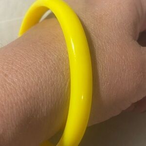 VTG Bold Bright Yellow Bangle Bracelet